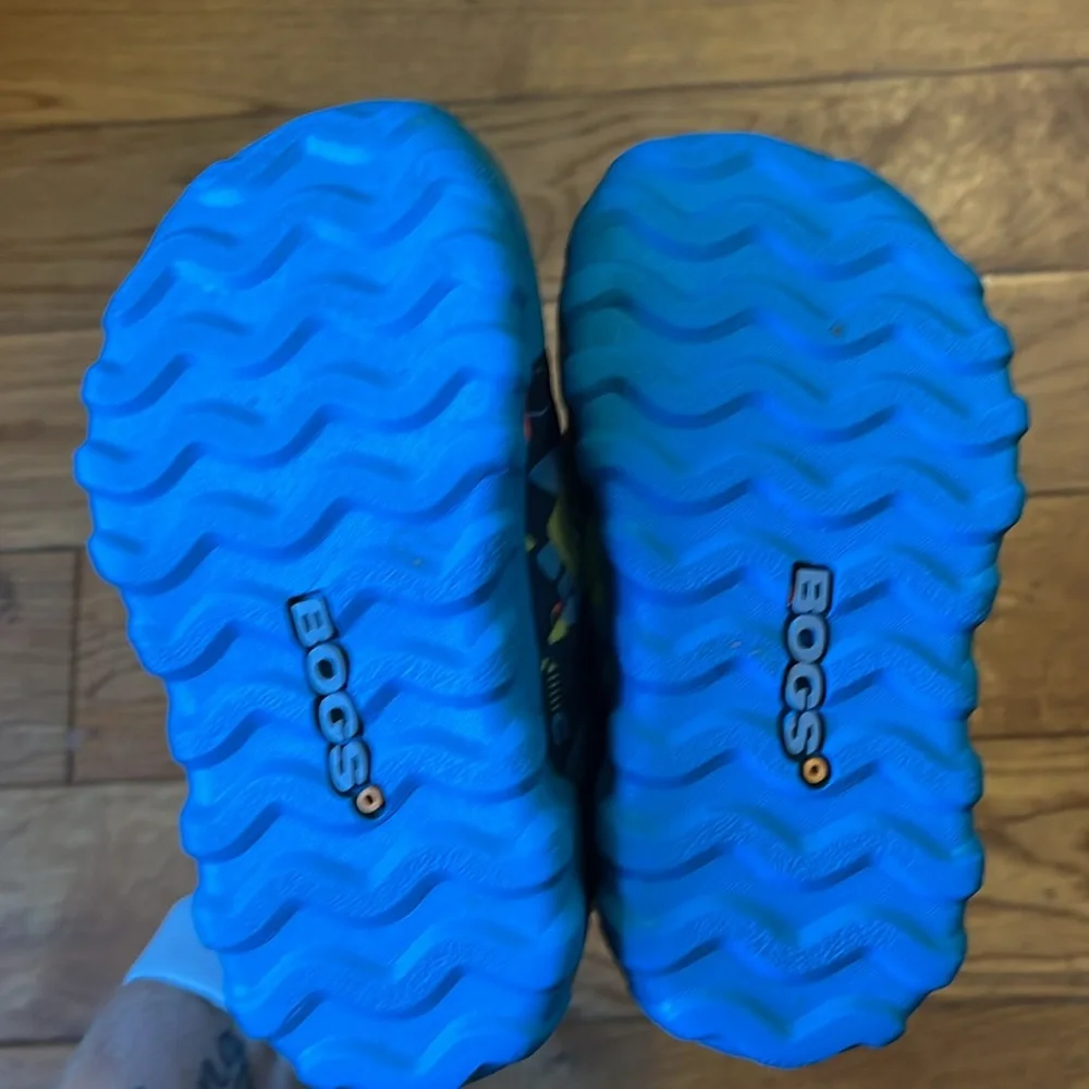 Bogs | toddler snow boots shoe size 7 blue boots with outer space and faux fur_11